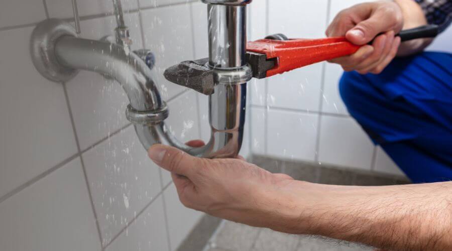 Expert burst pipe repair services in Summersville, KY